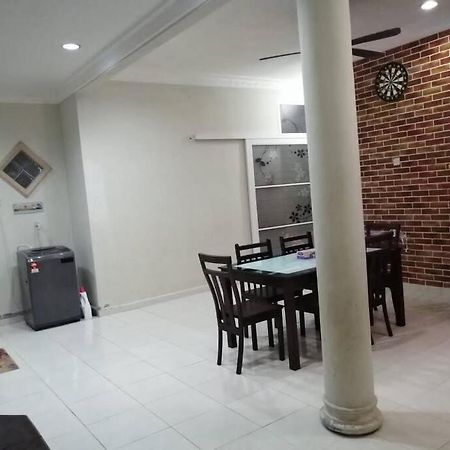 Sri Wang Homestay @ Arau Luaran gambar