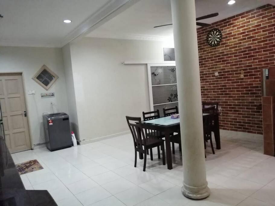 Sri Wang Homestay @ Arau Luaran gambar