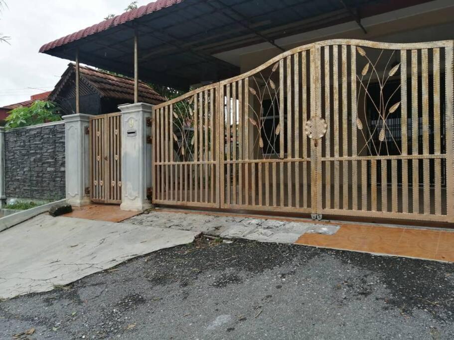 Sri Wang Homestay @ Arau Luaran gambar